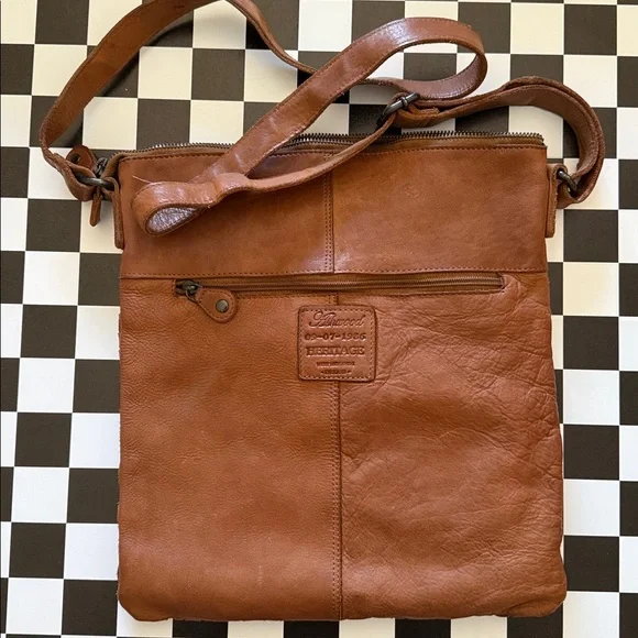 Ashwood Heritage West Midland England, Brown Leather Crossbody Bag - Picture 4 of 4